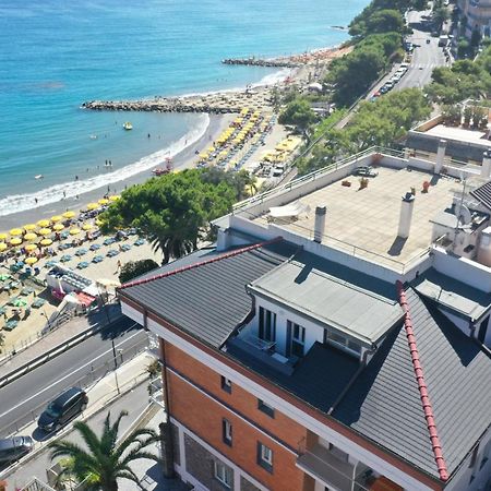 Residence Paradiso Laigueglia Buitenkant foto
