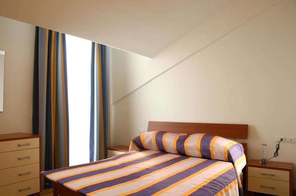 Residence Paradiso Laigueglia Buitenkant foto